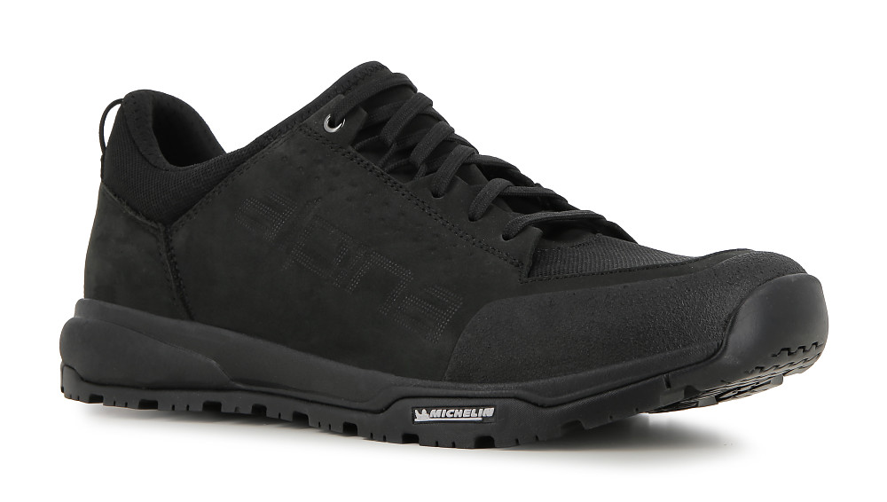 MAX       OUTDOOR  - Urban Outdoor